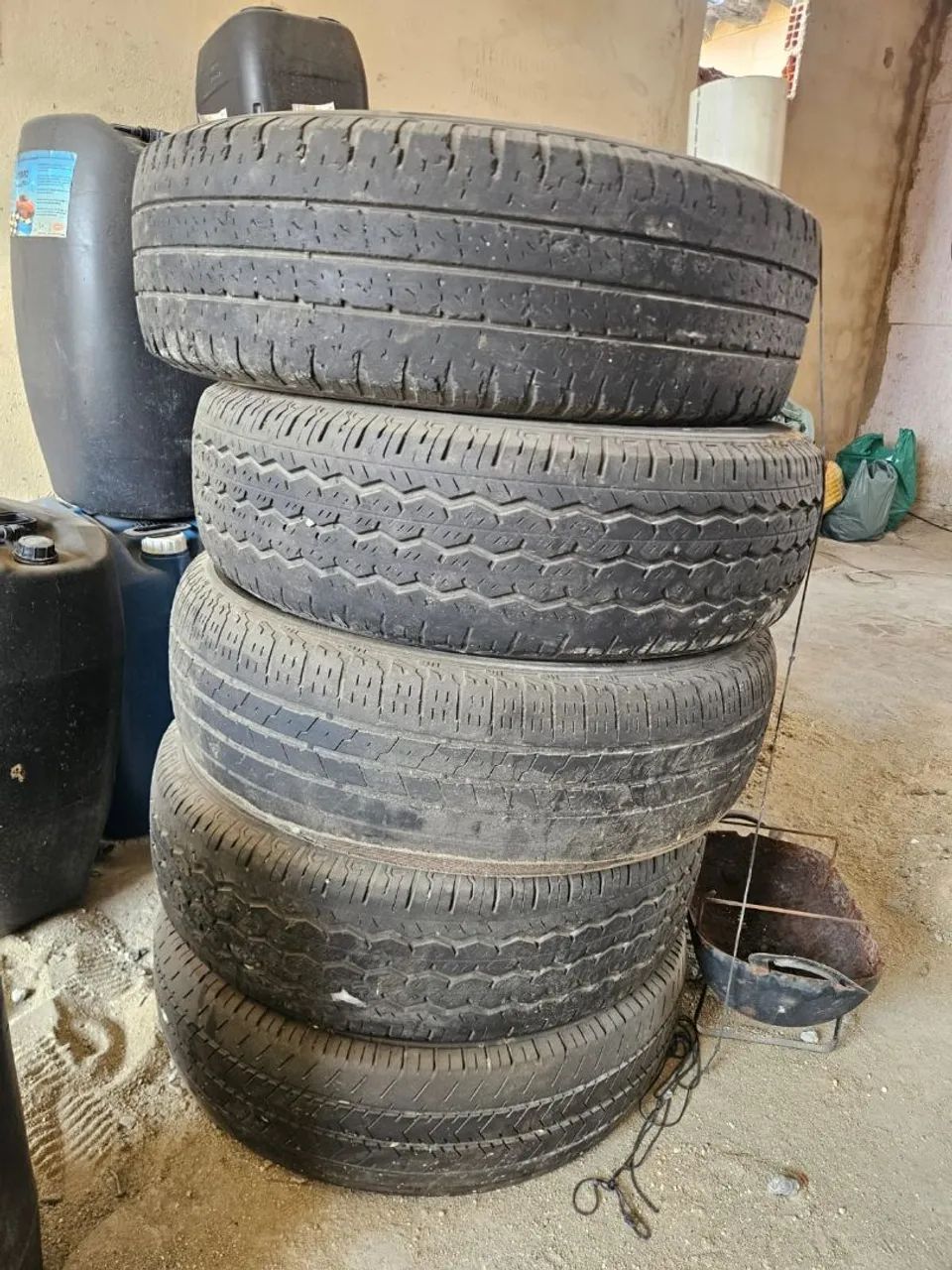 Pneu 225/75 R16