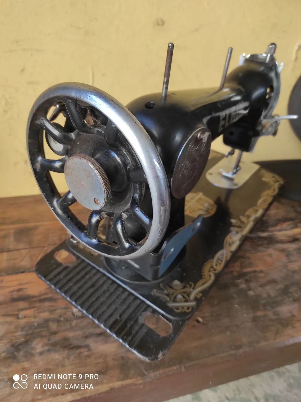 Máquina de costura ELGIN, antiga: - Foto 4