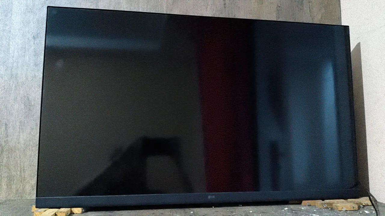 Vende-se TV Smart LG 32 polegadas 