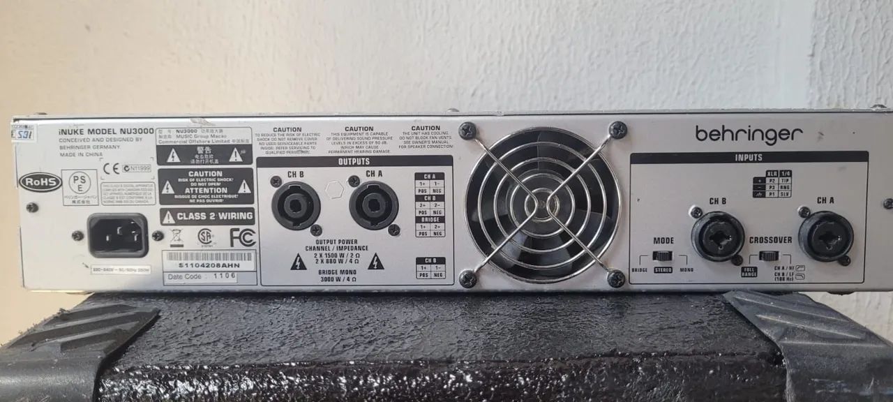 Behringer iNUKE NU3000 パワーアンプ Amplificador Potência Behringer NU3000 DSP PS.12815.339