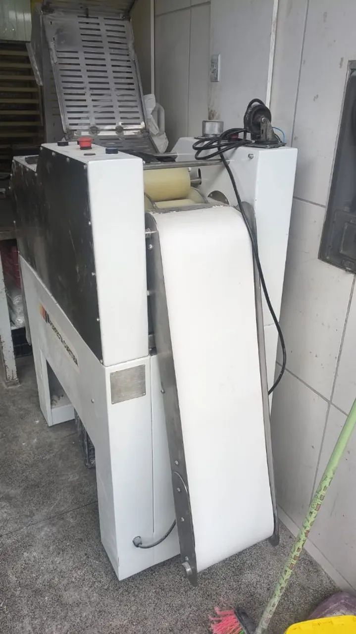 Modeladora e Divisora de Pães PERFECTA C650