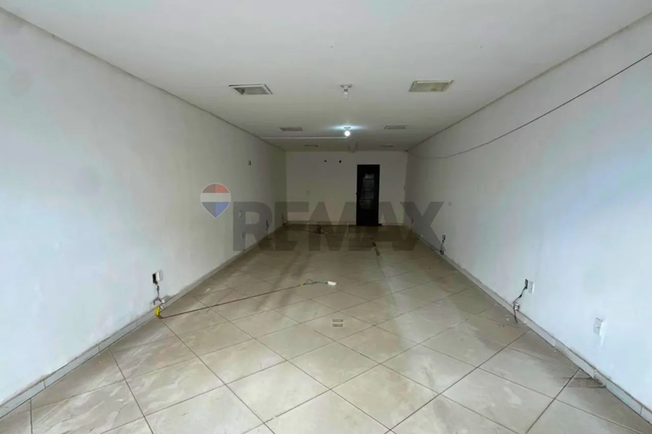 Ponto comercial de 112m² próximo à Praça da Bíblia - Foto 2