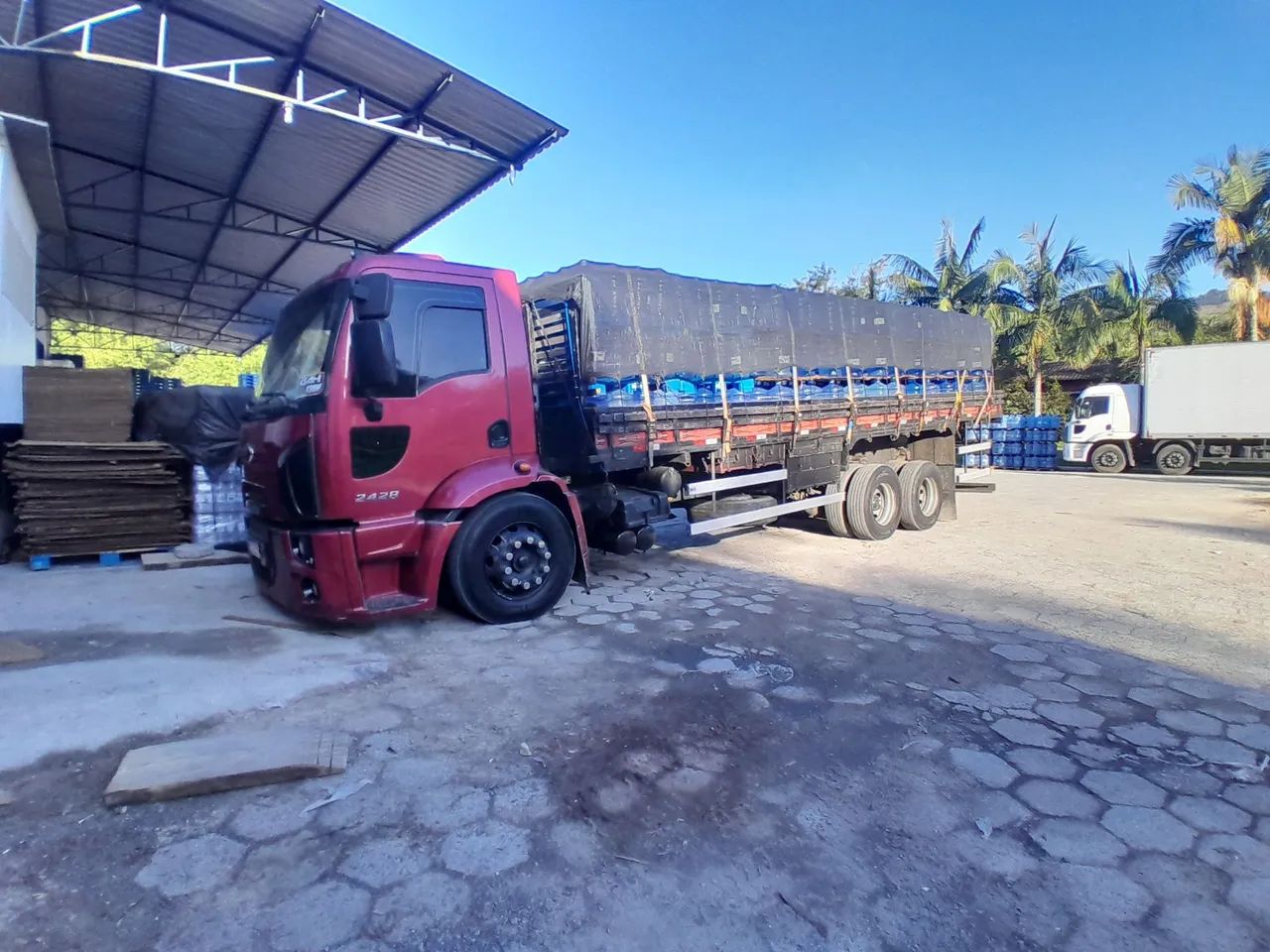 Caminhão ford cargo 2428 - Foto 2