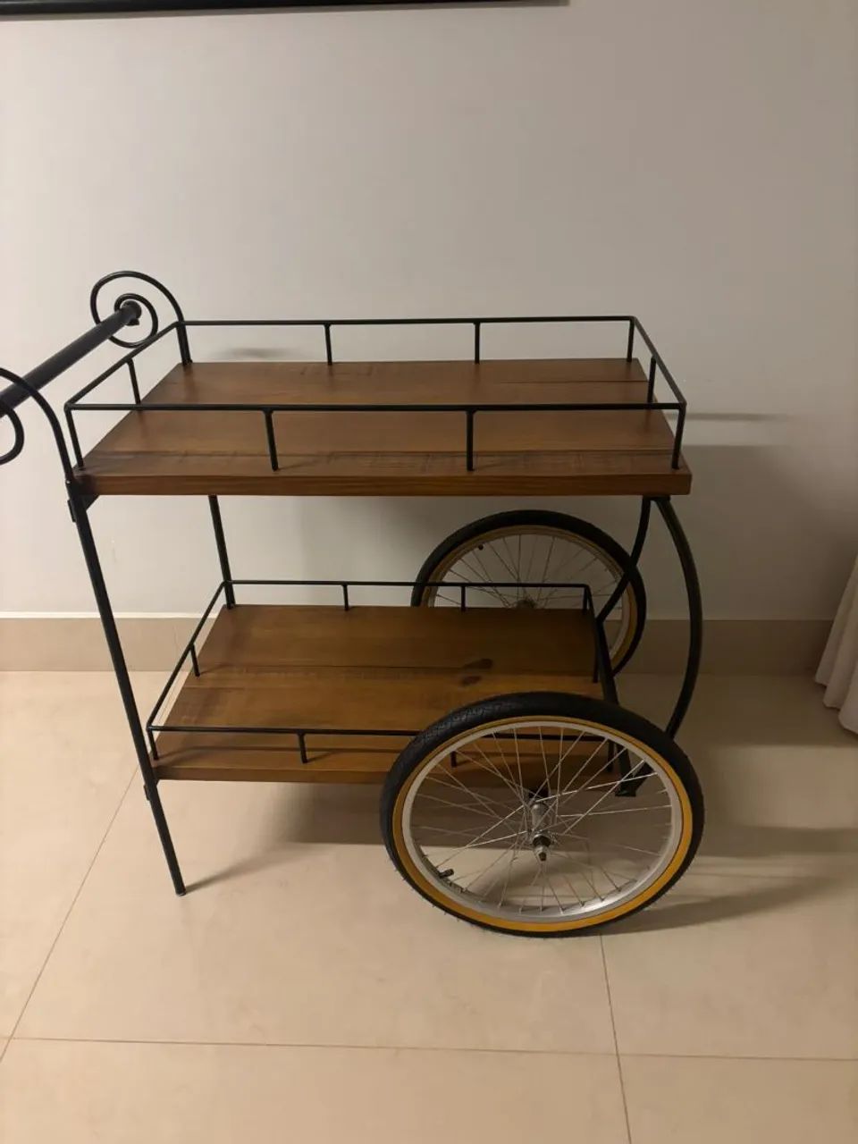 Carrinho de bar e chá