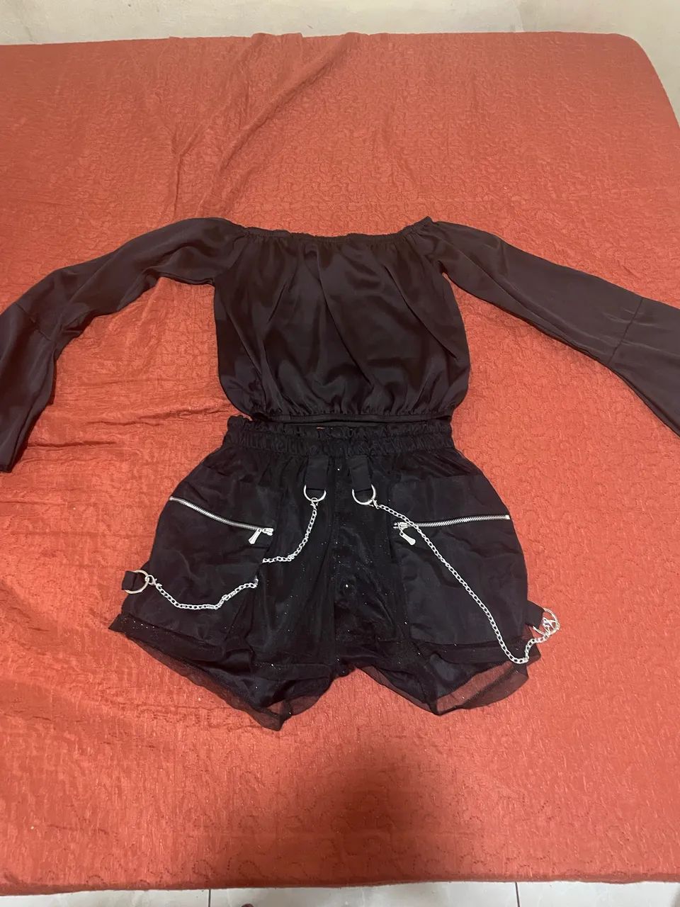 Vendo esse lindo conjunto 