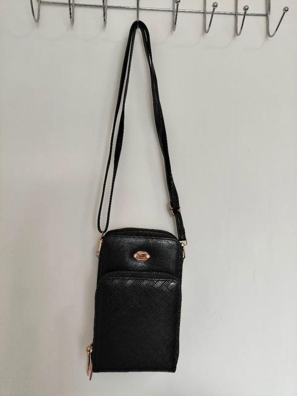 Bolsa porta celular transversal preta - Foto 4