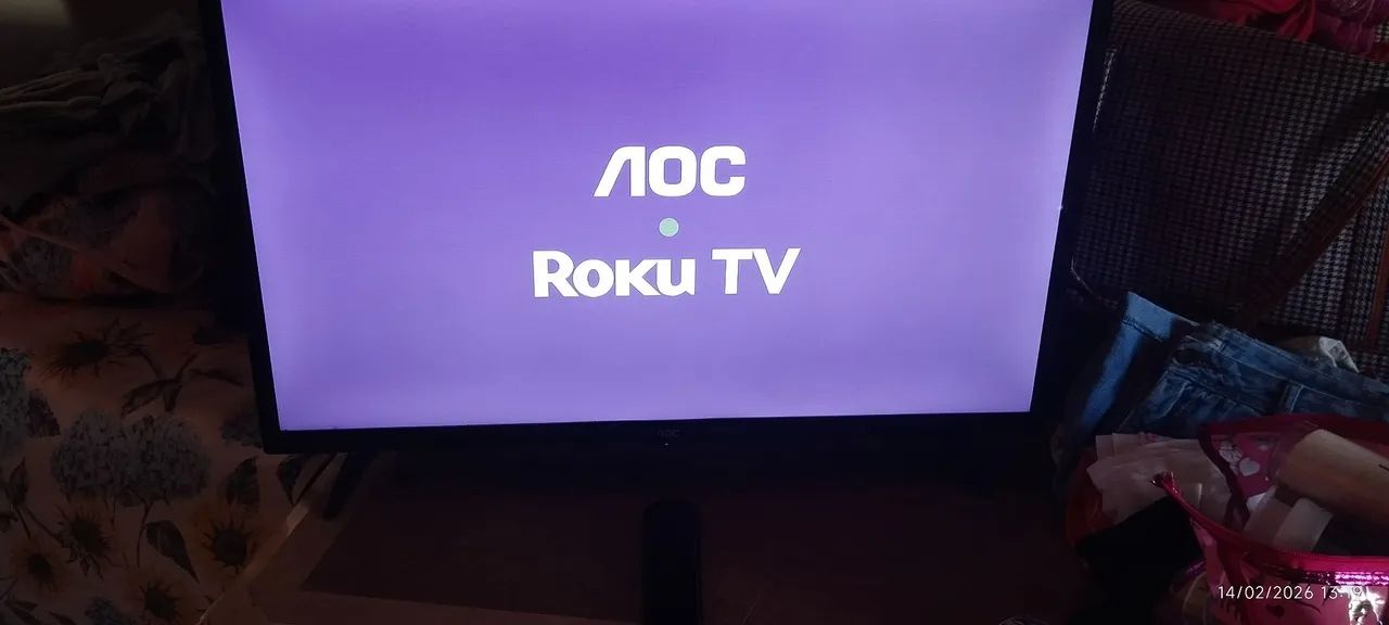 vendo tv smartv 32 polegadas marca AOC ROKU  - Foto 2