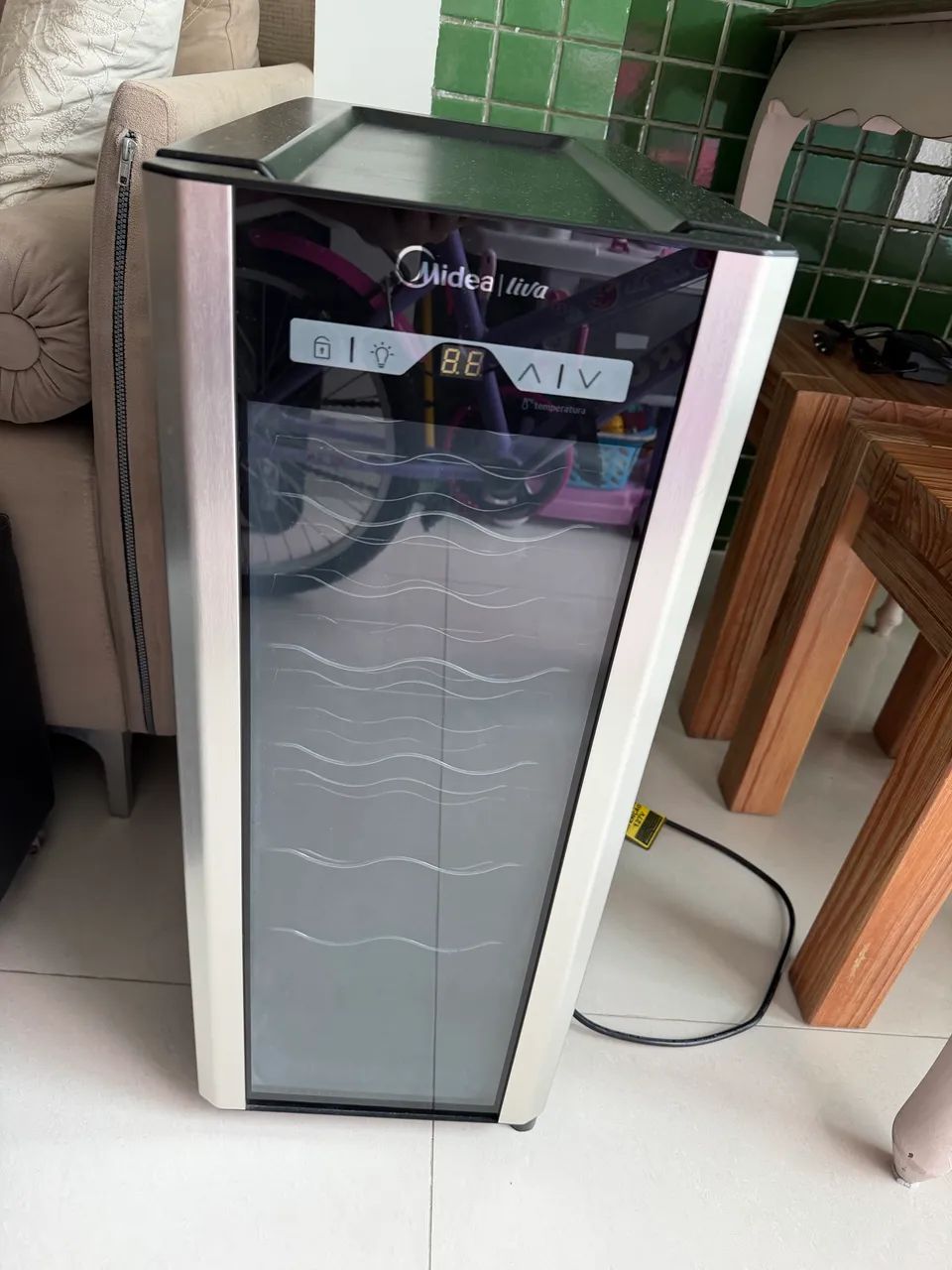 Adega MIDEA 12 garrafas 