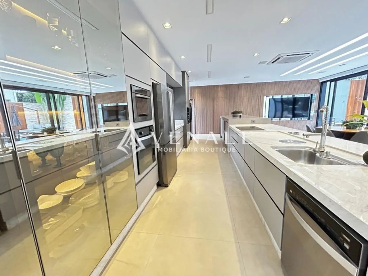 Sobrado para alugar em Maringá, Jardim Imperial, com 4 suítes, com 472.98 m² - Foto 4