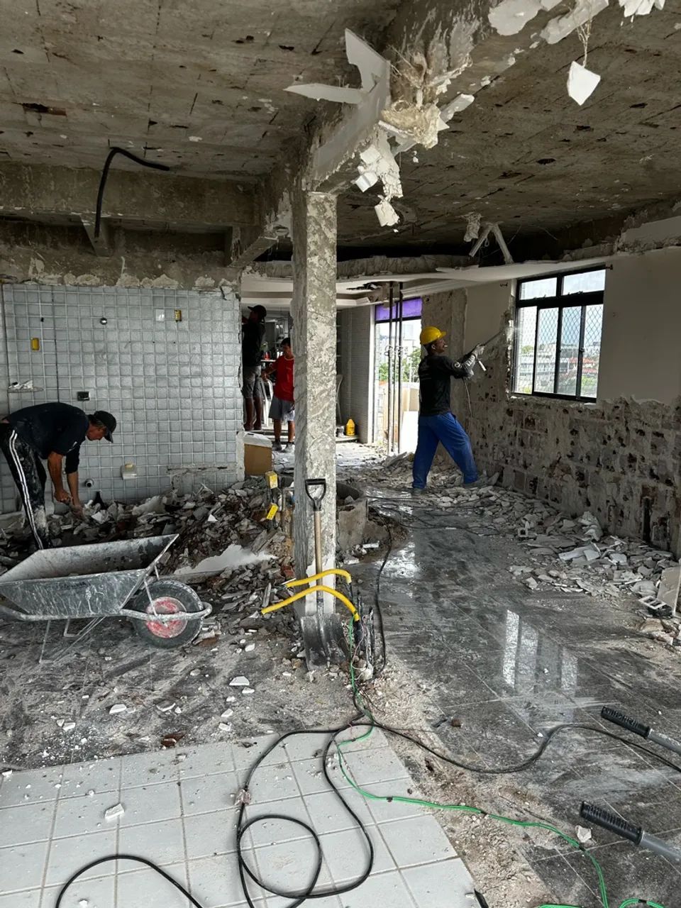 Correia demolições e recuperação estrutural - Foto 3
