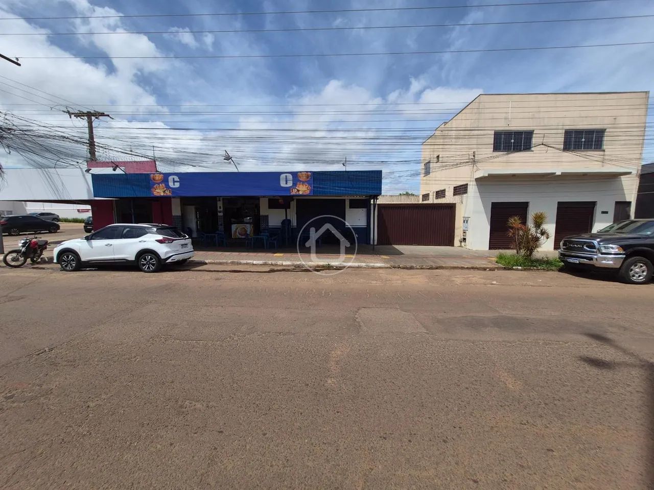 3 PREDIOS COMERCIAS EM AVENIDA PRINCIPAL