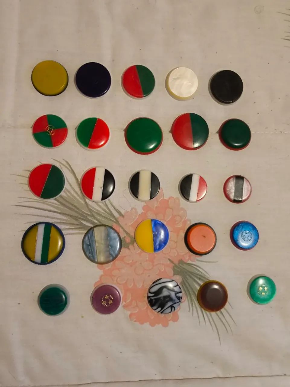 Lote de 25 botões 