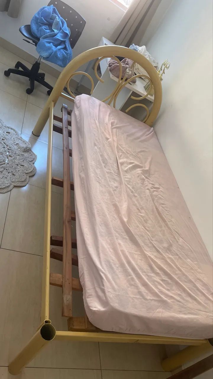 Cama de alumínio 