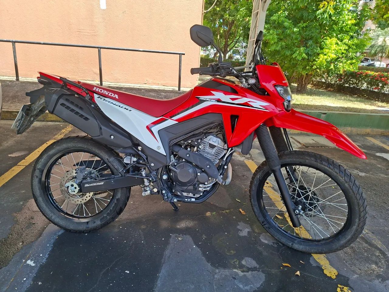 XR300 TORNADO.  - Foto 2