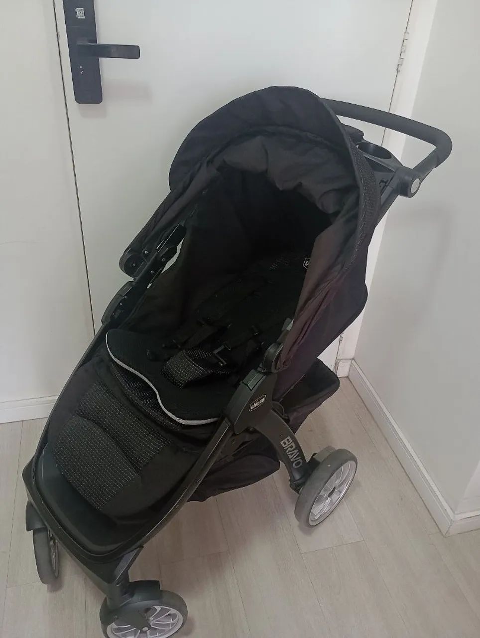 Carrinho de bebê bravo da Chicco  - Foto 4