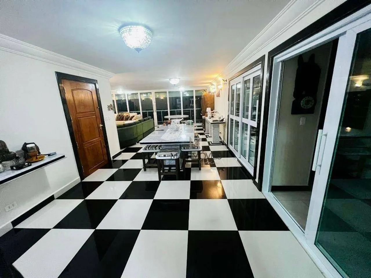 Apartamento com 4 dormitórios à venda, 250 m² por R$ 2.500.000,00 - Pitangueiras - Guarujá