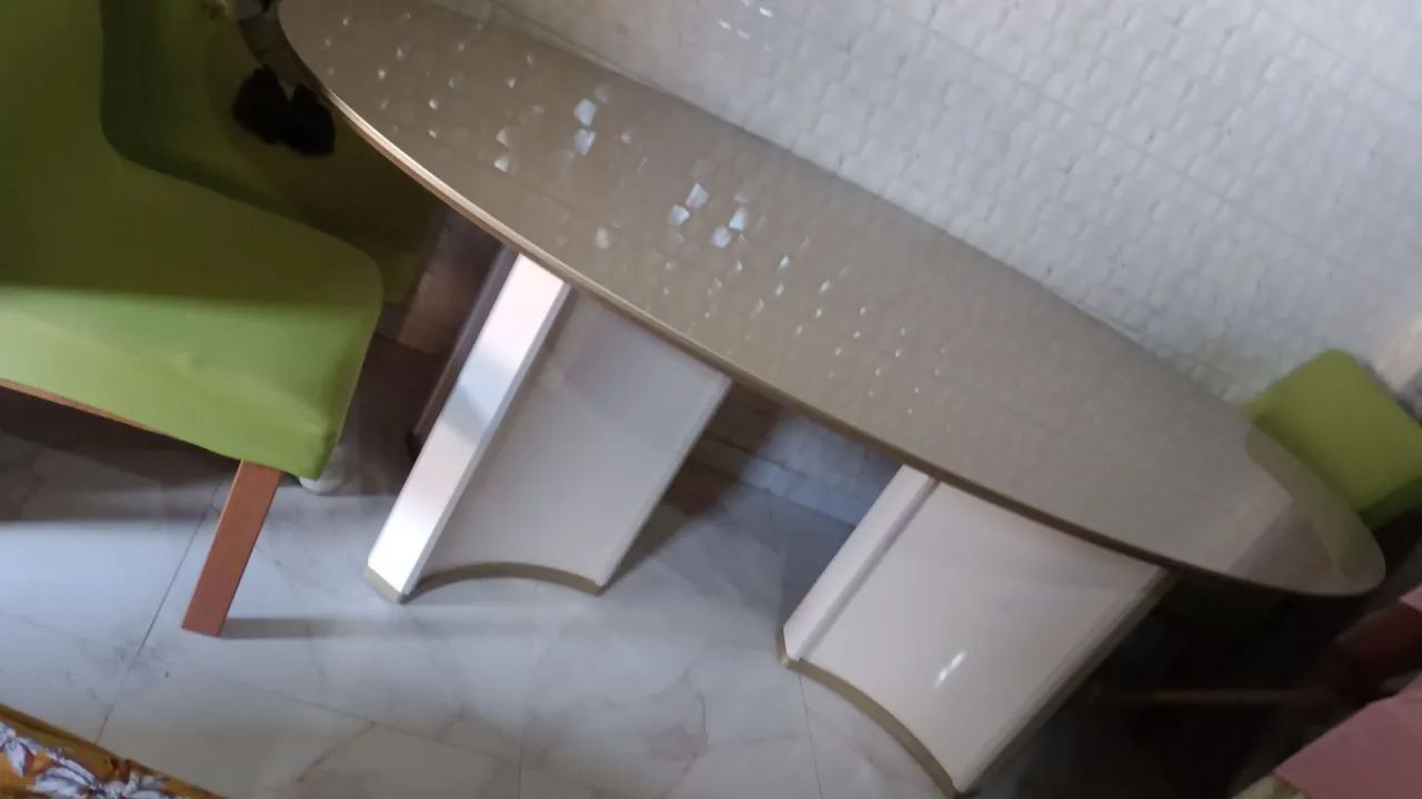 Mesa com tampo de vidro dourada  - Foto 3