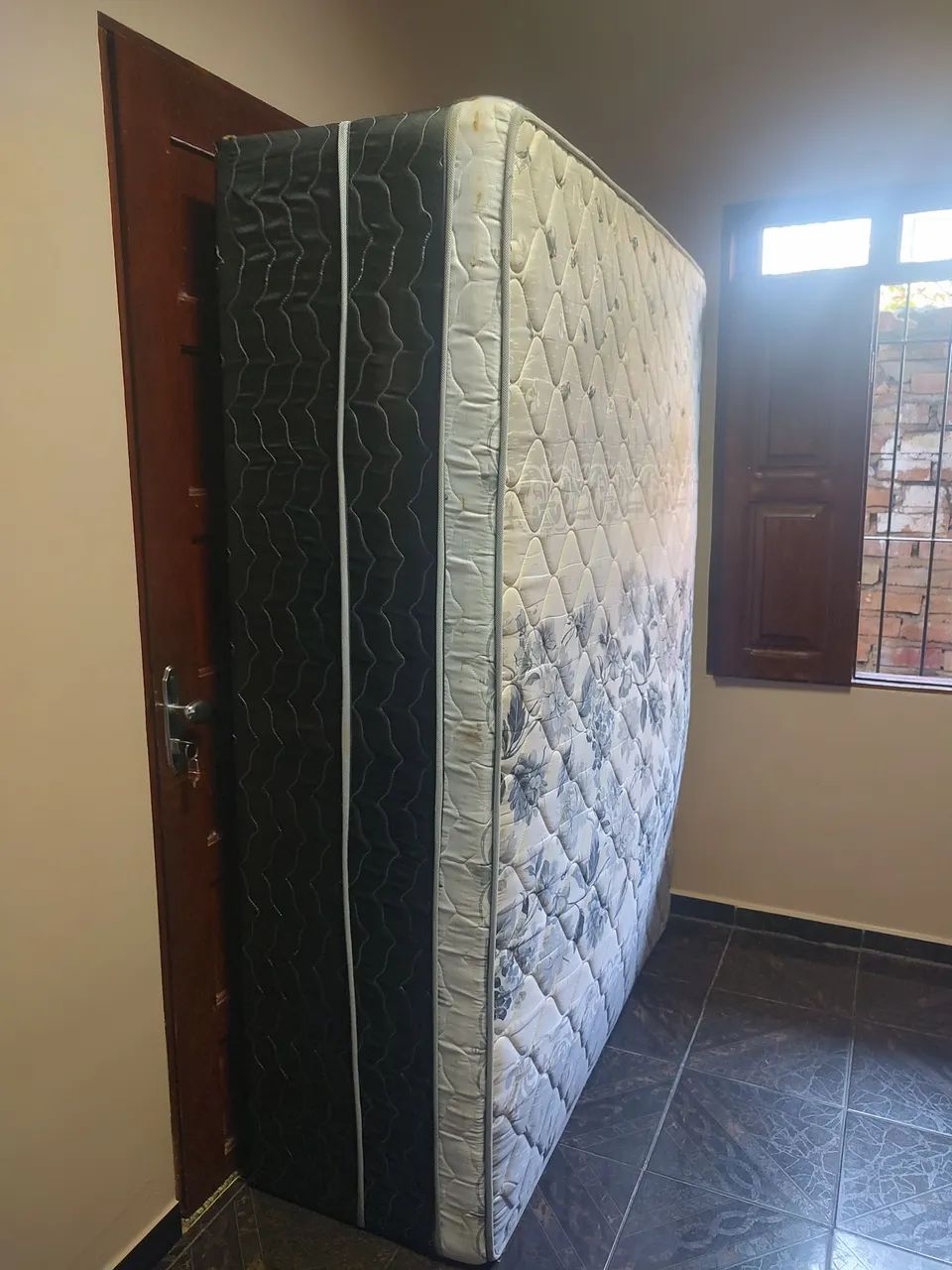 VENSO CAMA DE CASAL POUCO USADA  - Foto 5