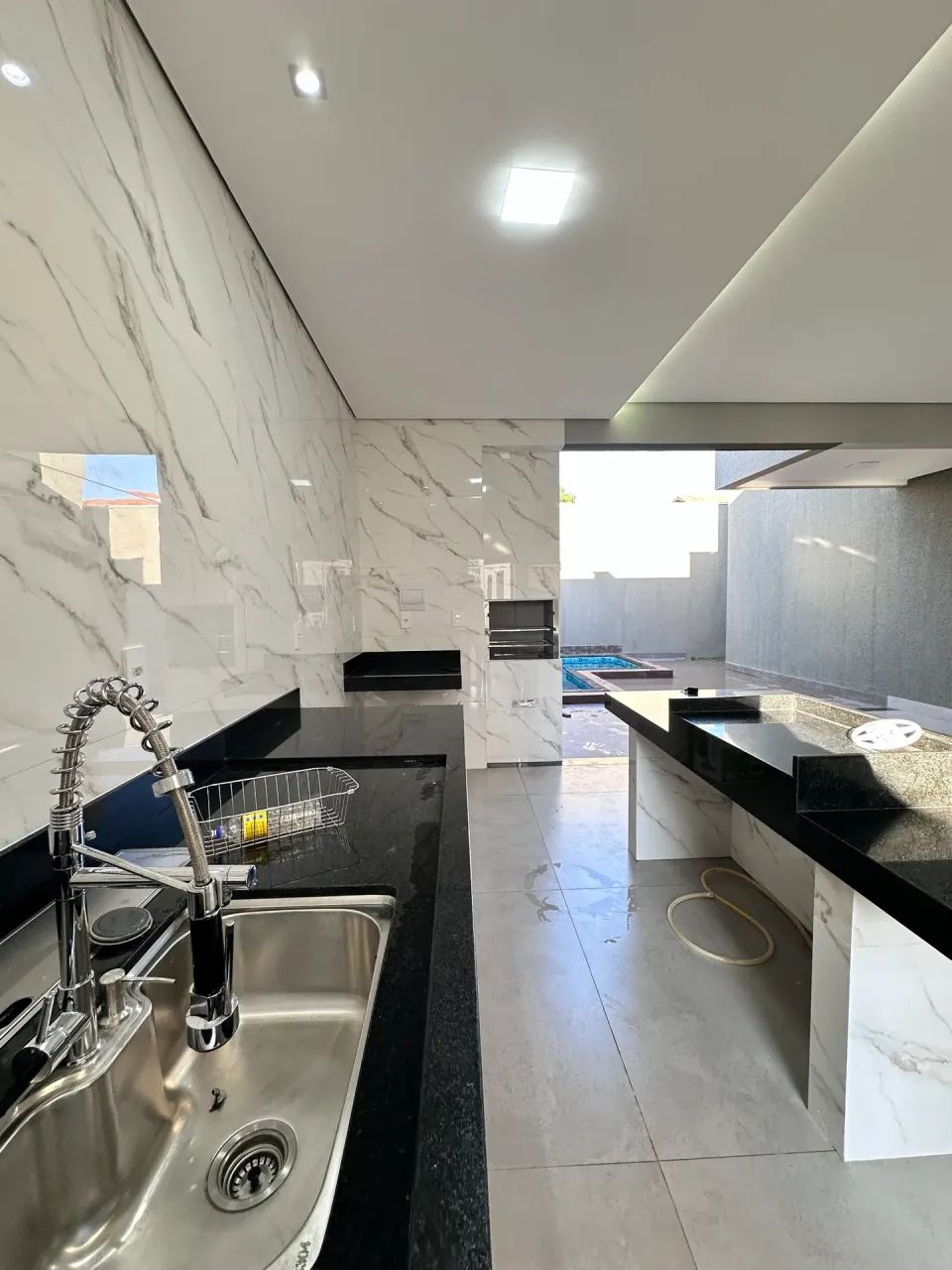 CASA A VENDA 3 SUÍTES , PISCINA E VARANDA GOURMET. 1104 SUL - Foto 9