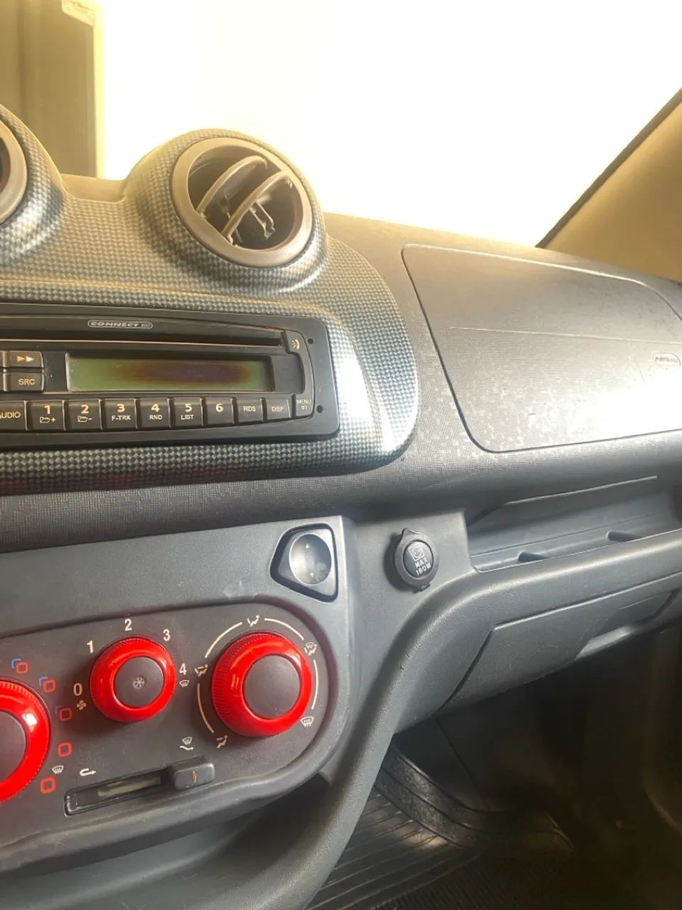 Fiat Uno Sporting 1.4 EVO Fire Flex 8V 4P 2013 - Foto 3