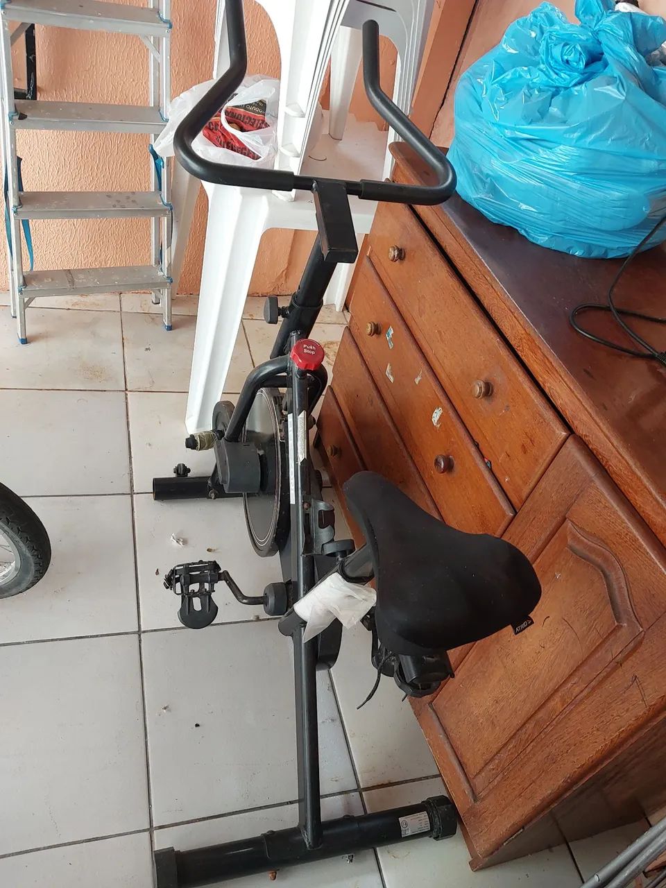 VENDO BICICLETA ERGOMÉTRICA USADA - Foto 3