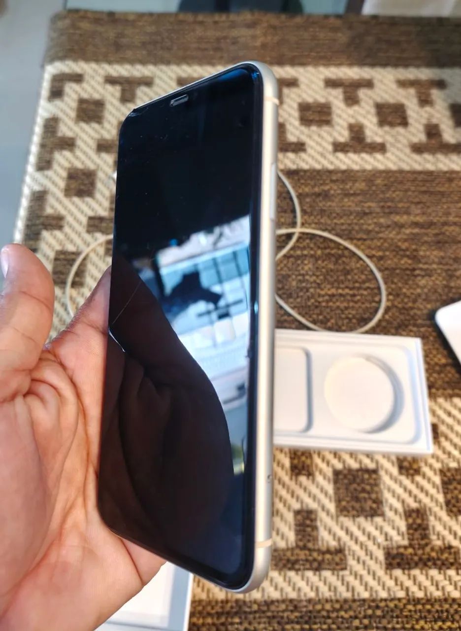 iPhone 11 64 GB  - Foto 3