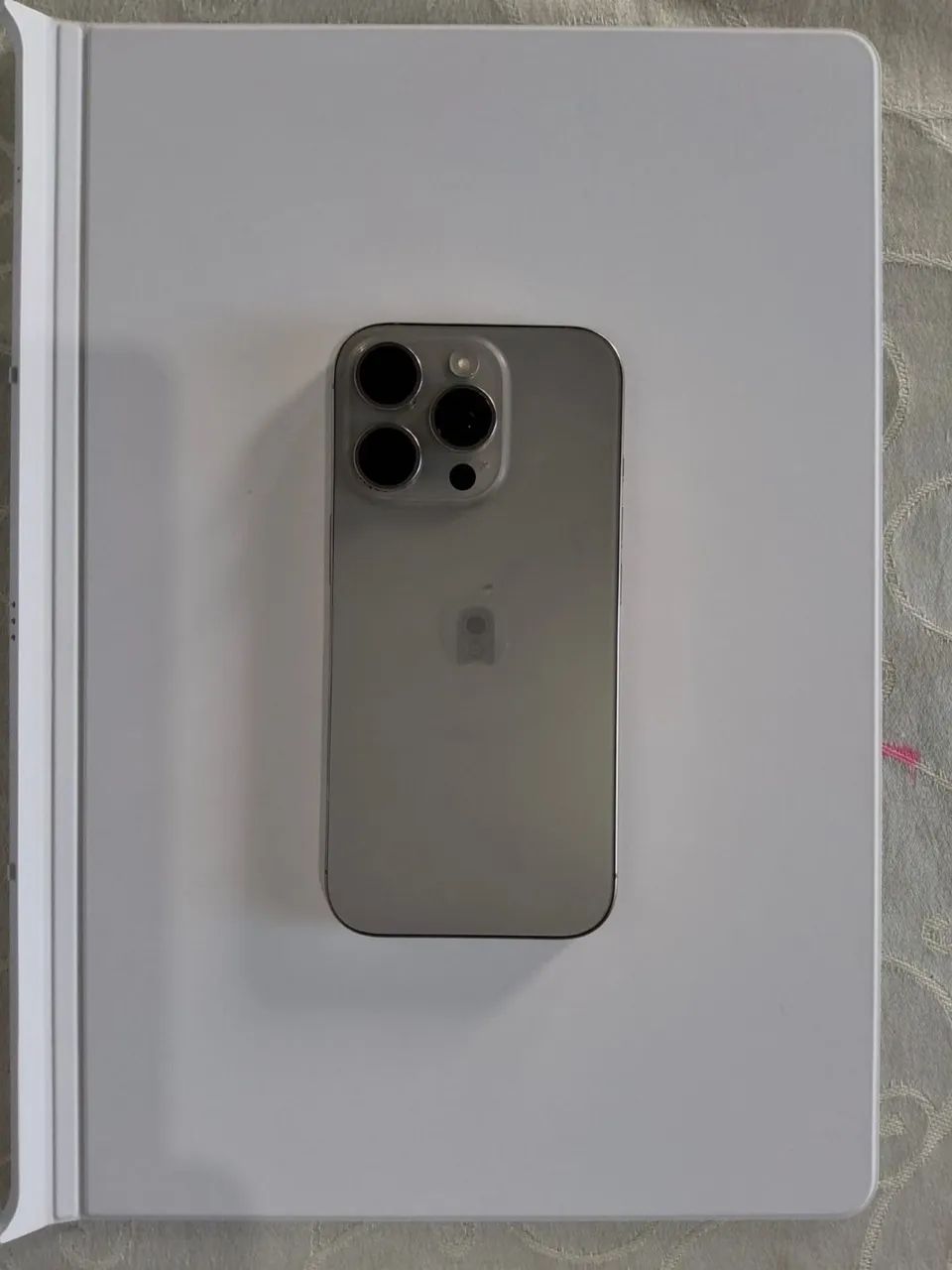 iPhone 16 pro, 128gb, em marcas de uso 