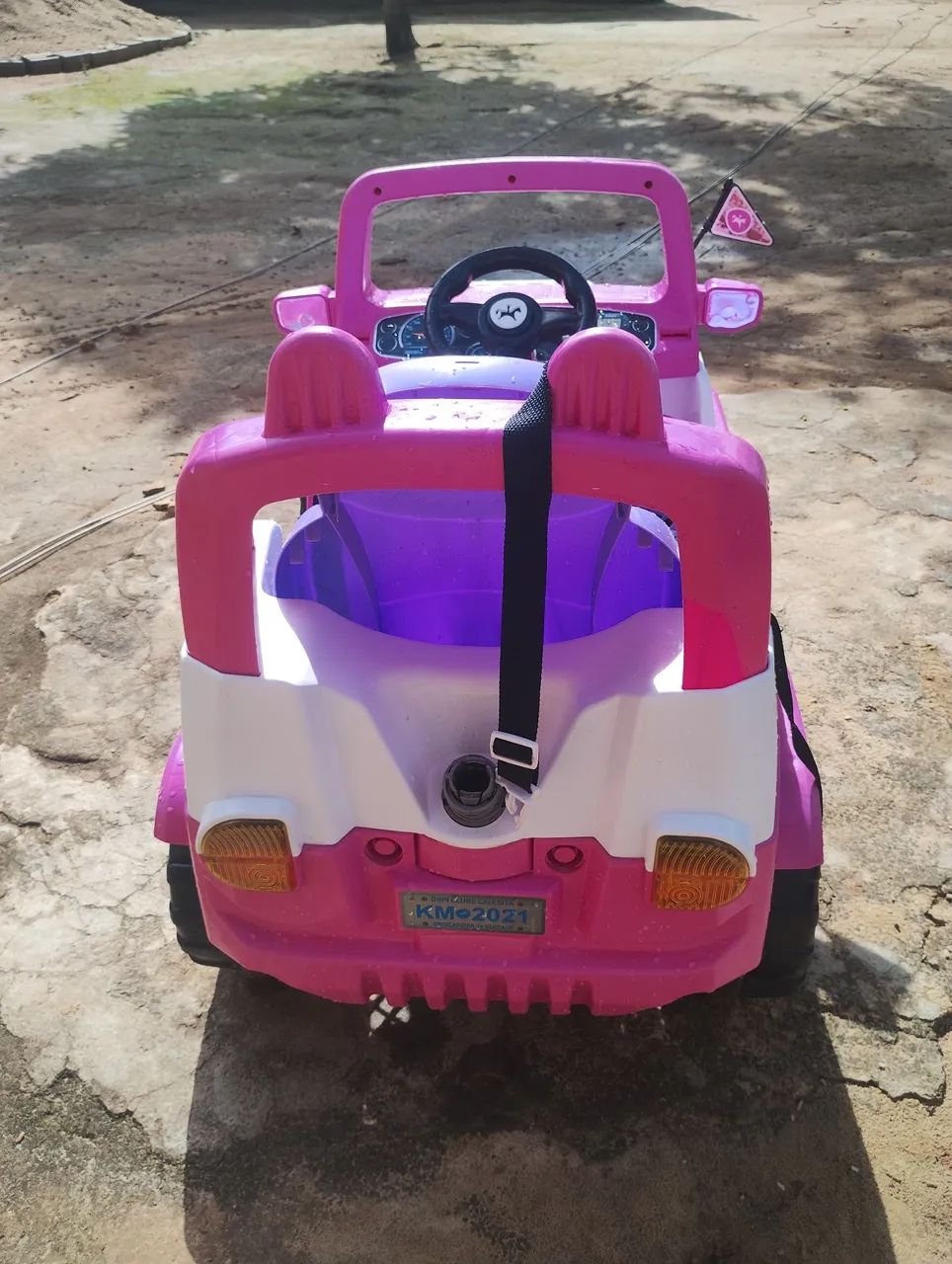 Vendo carrinho infantil jeep rosa - Foto 3