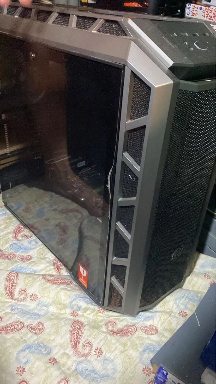 Gabinete gamer Cooler Master  - Foto 2