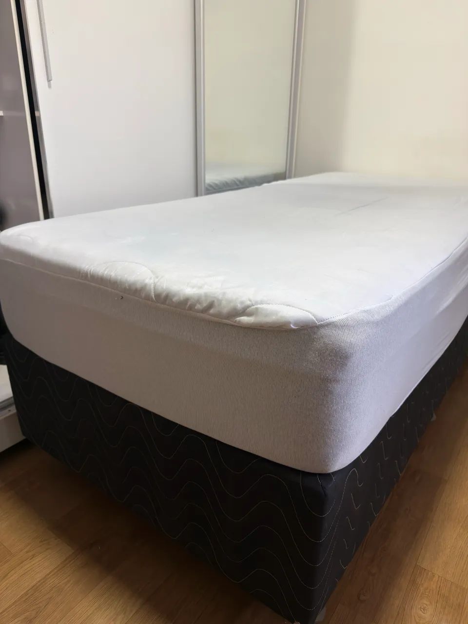 Cama box solteiro | Colchão + box