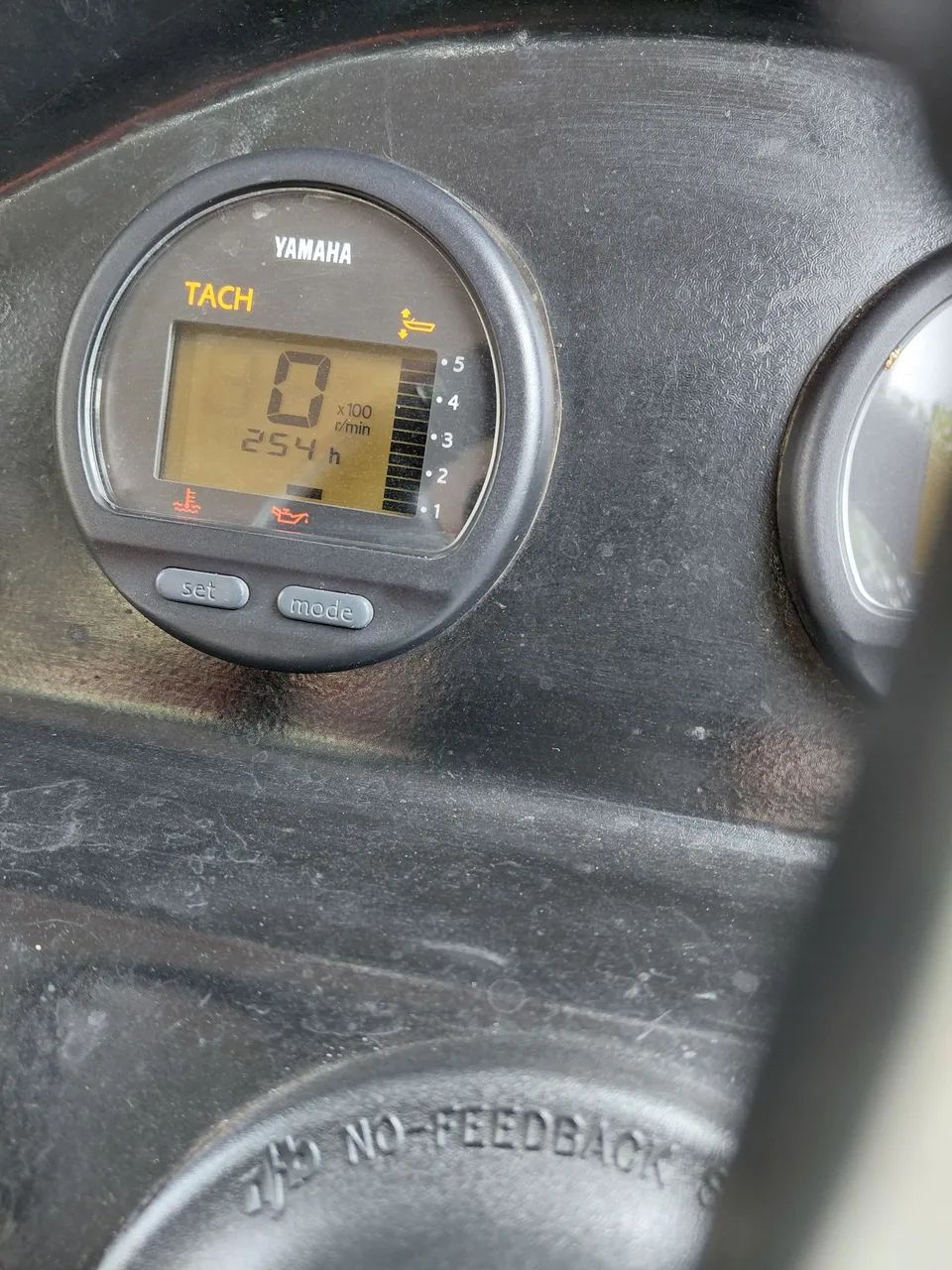 LANCHA CALAÇA "PESQUE/LAZER" DE 20 PÉS, MOTOR 90 HP YAMAHA, MUITO CONSERVADA. - Foto 12