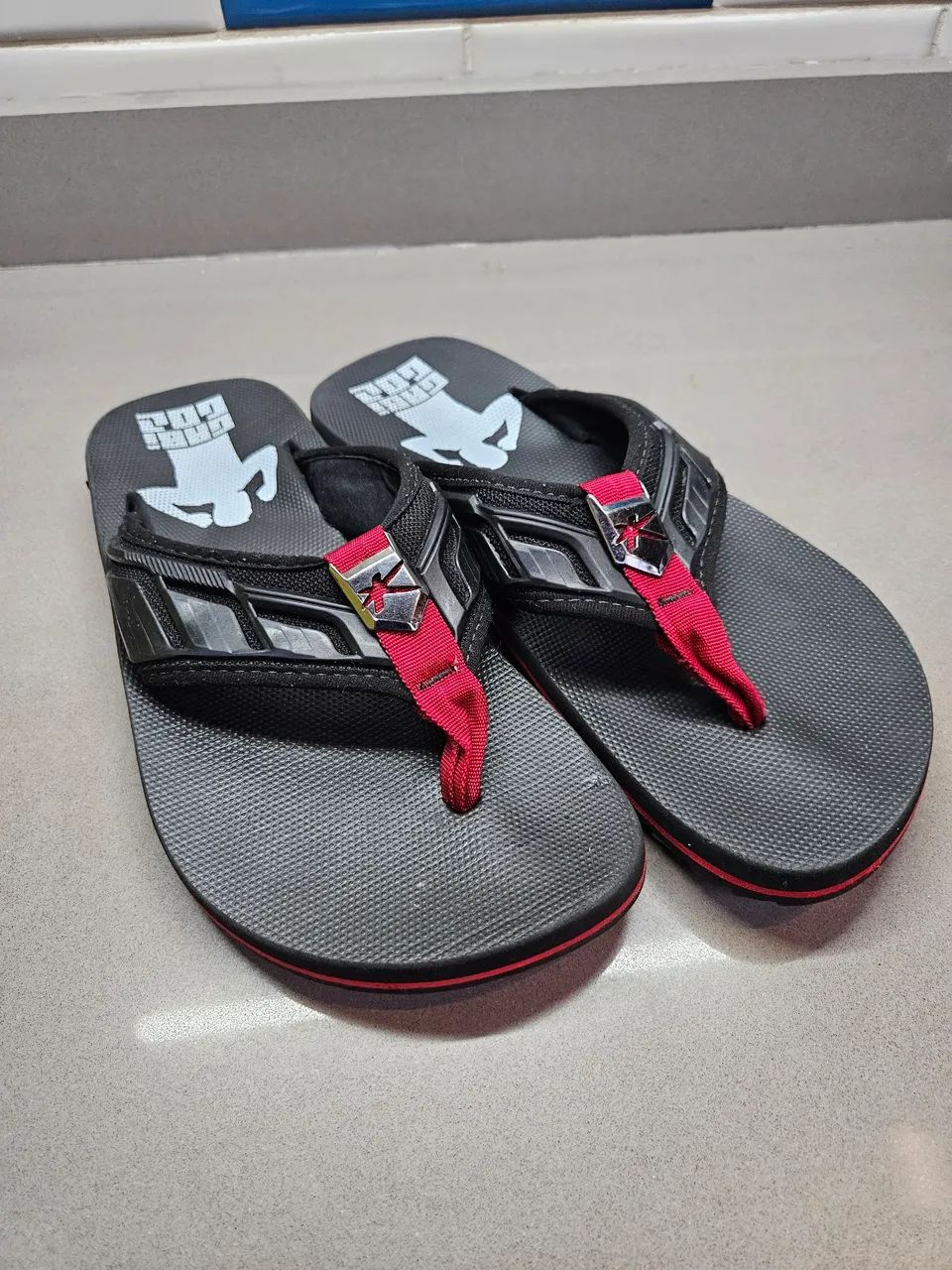 Chinelo kenner Gabgol usado