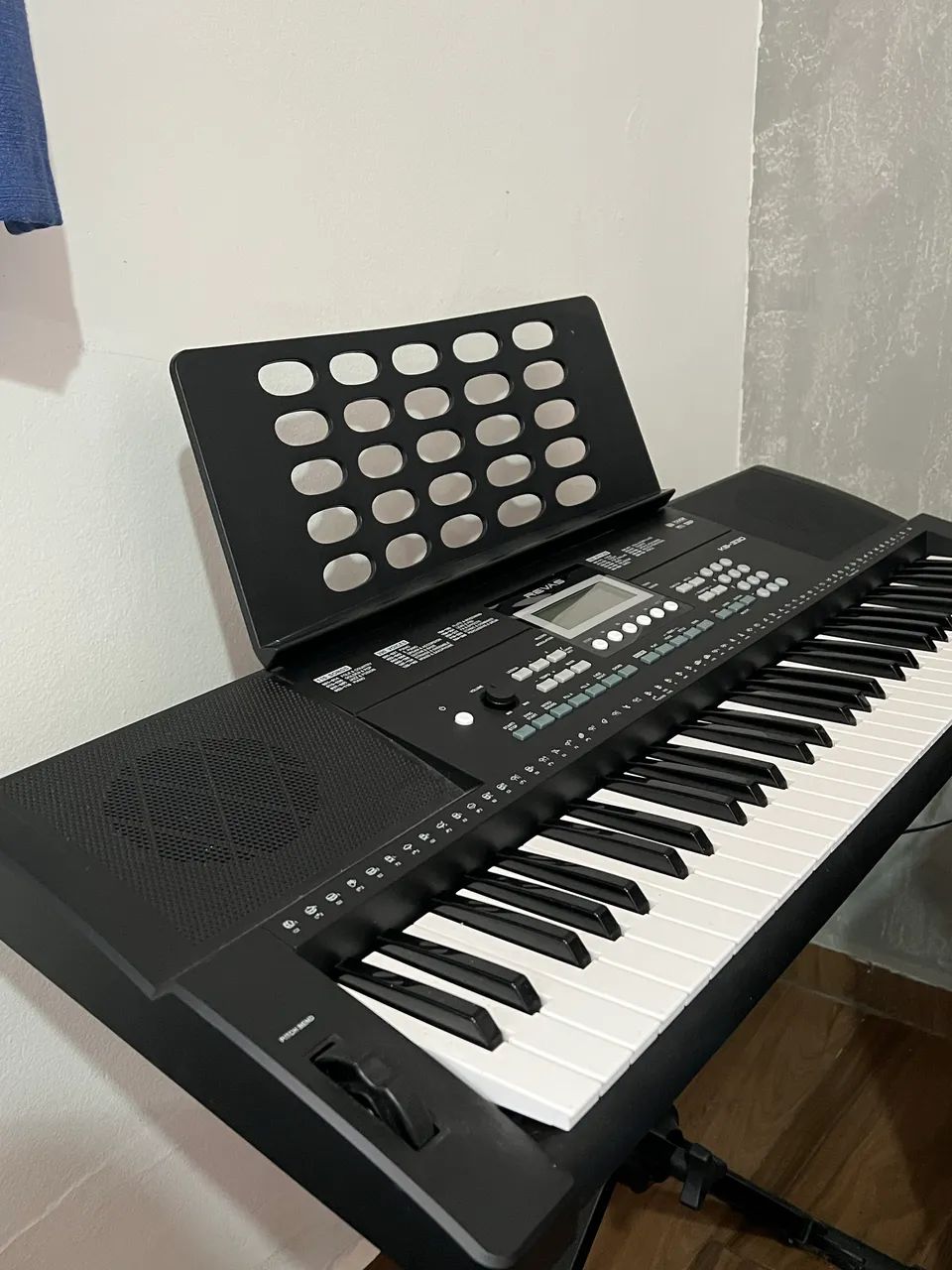 Vendo teclado Revas KB330