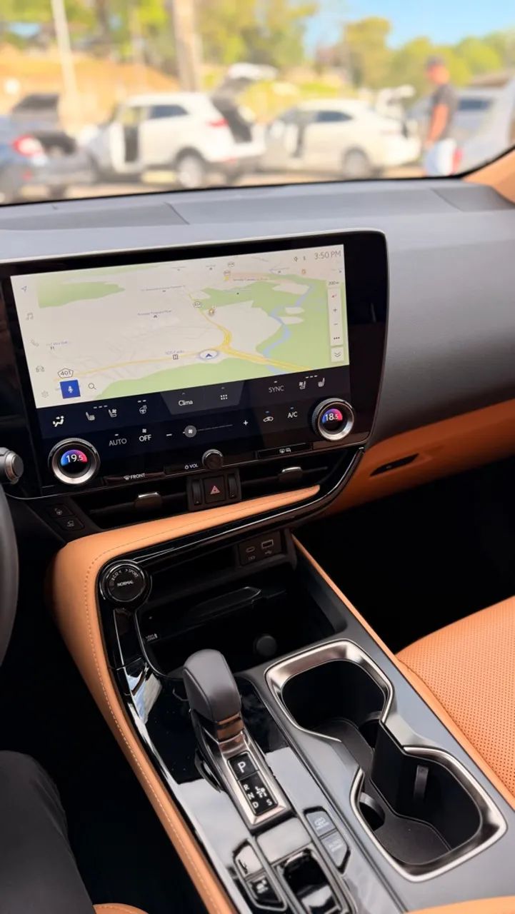 Lexus NX-450h+ AWD 2.5 16V Aut. (Híbrido), foto 14 de 16