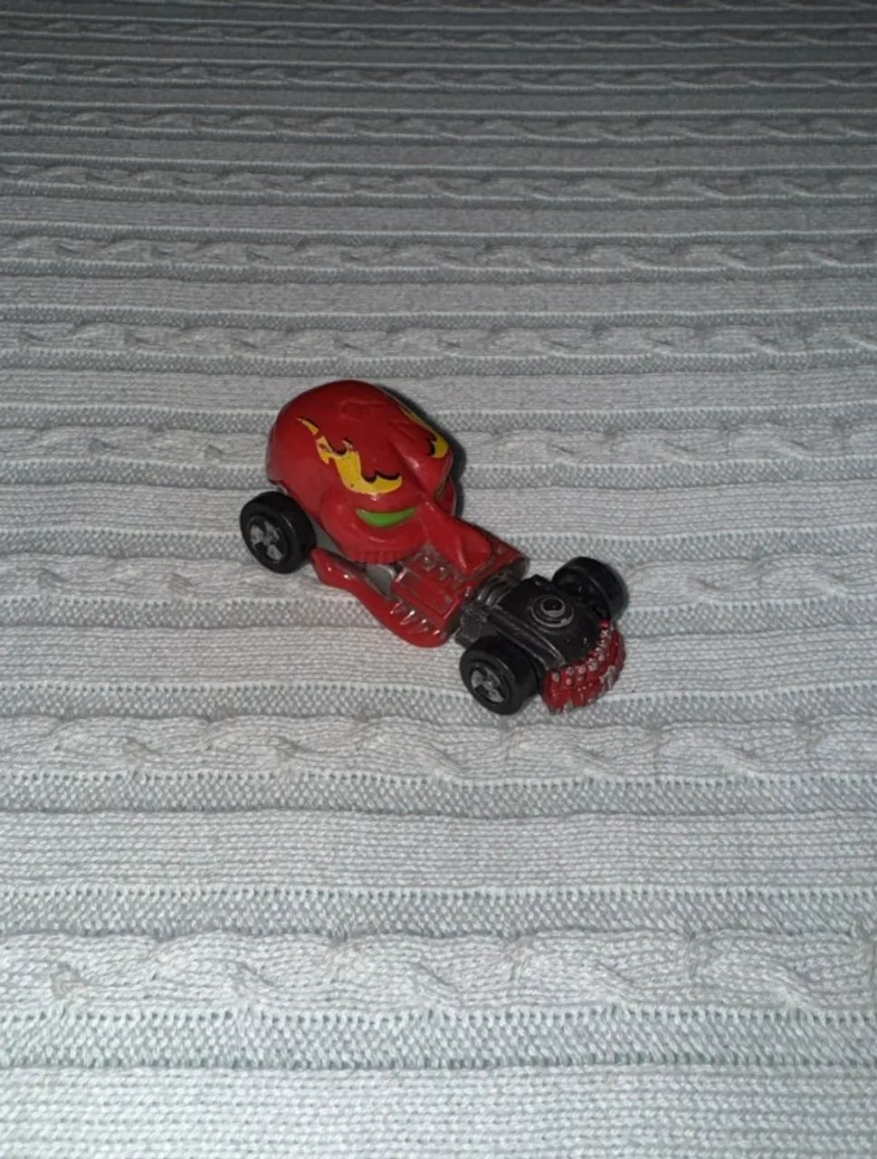 carrinho da maisto Kraniator Skull 2002 Red 