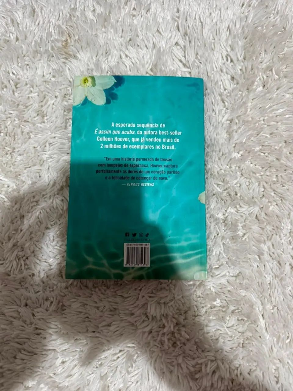Livro É assim que começa Collen Hoover - Foto 2