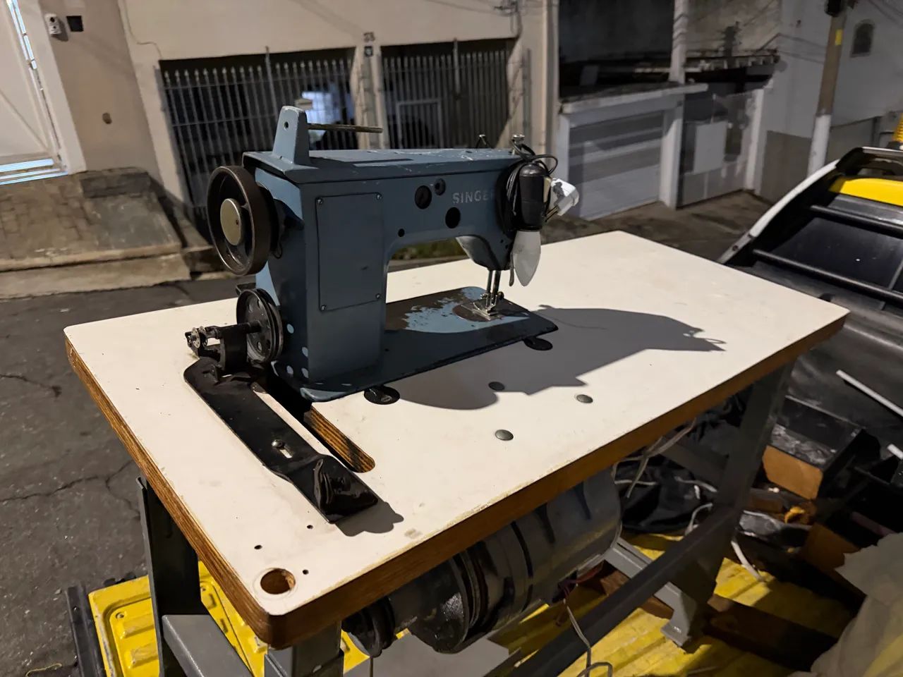 Máquina de costura profissional singer - Foto 4