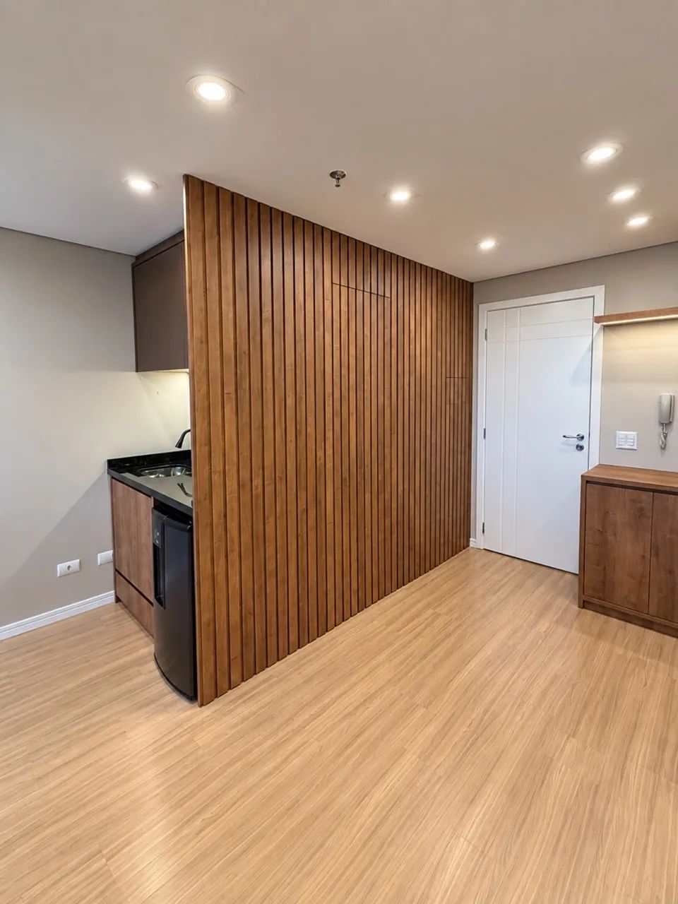 SALA COMERCIAL MOBILIADA E COMPLETA. PRONTA PARA USO - Foto 3