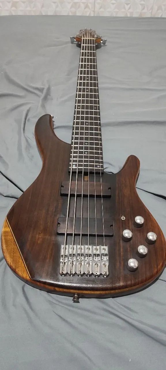 Baixo Tagima Millenium 6  Hurricane 