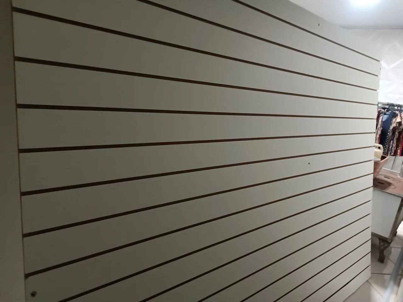 Painel de loja canaletado
