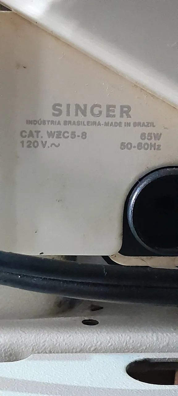 Máquina de costura singer com gabinete - Máquina de costura singer antiga - Foto 4