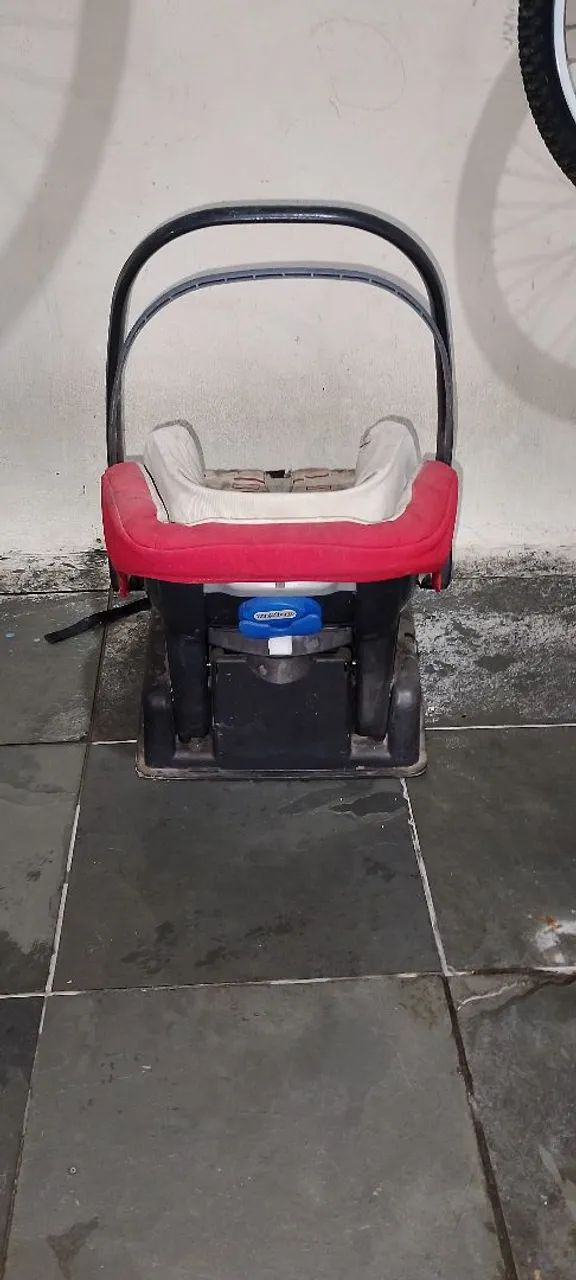 Assento infantil // Cadeirinha 