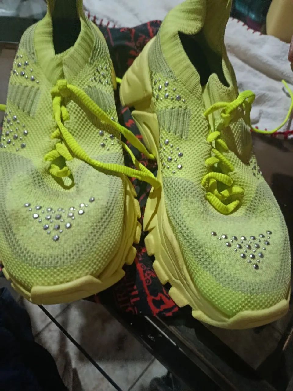 Sapato Amarelo neon modelo sock sneaker - Foto 2