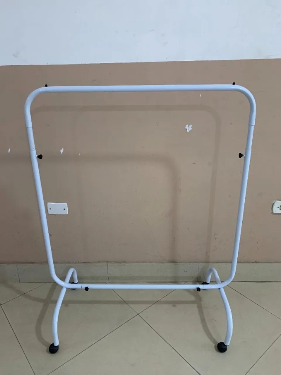 Vendo Arara de Roupas 