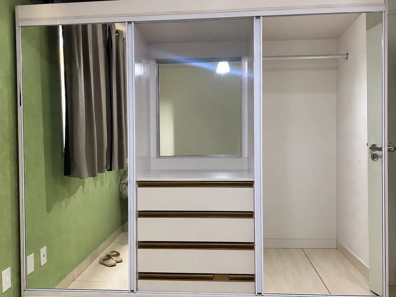 GUARDA-ROUPA 