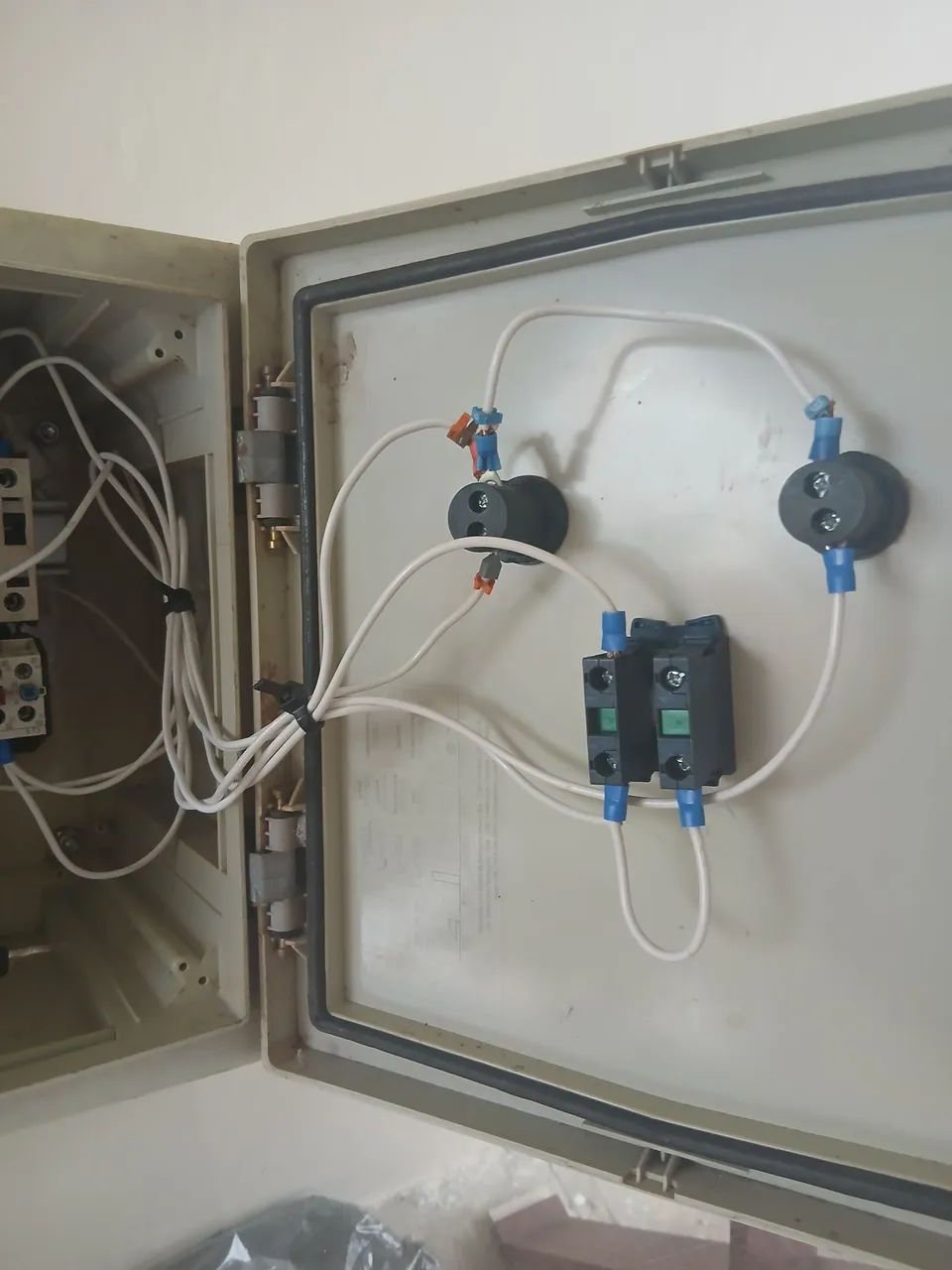 Cx de comandos elétricos 420253014982676483