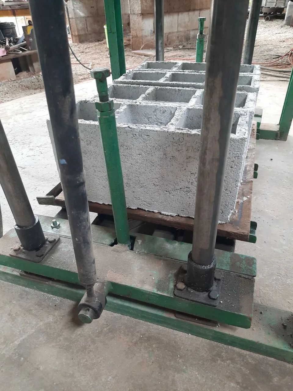 Maquina de Bloco Manual 4.3 - Foto 5
