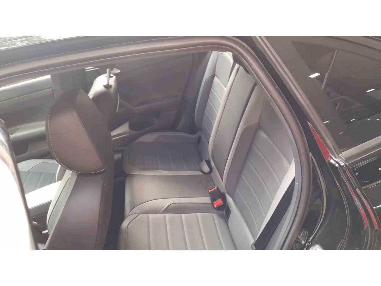 Volkswagen Nivus Highline 1.0 200 TSI Flex Aut., foto 16 de 20