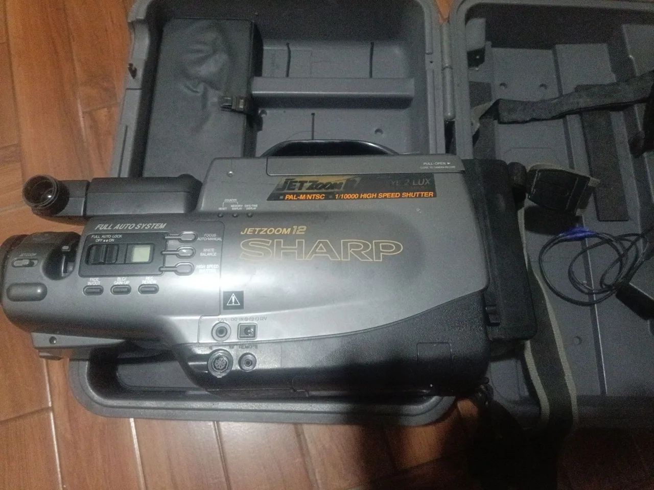 Filmadora Sharp, anos 90 - Foto 2