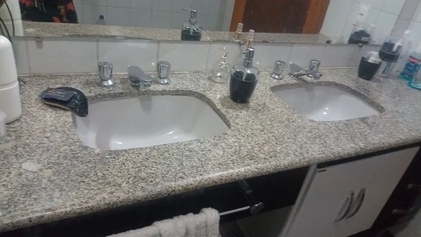 Lavatorio duplo, cubas Deca e Granito
